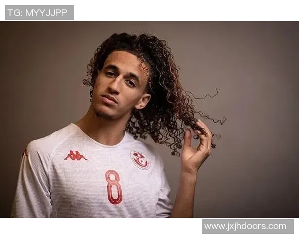 足球明星纹眉女神的魅力瞬间展现与时尚风潮的完美结合